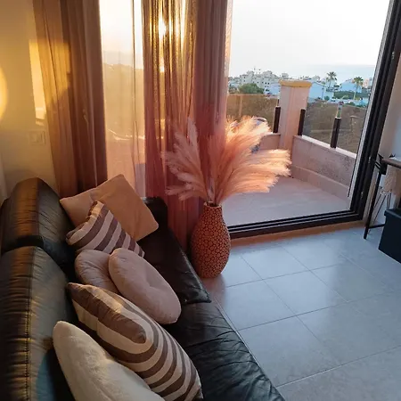 Rising Sun Διαμέρισμα Τορεβιέχα